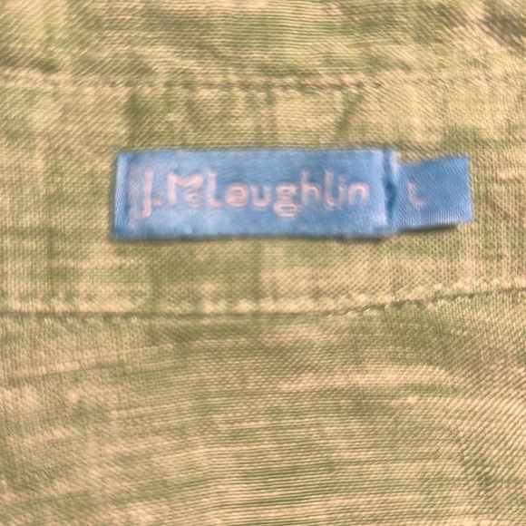 Fallon linen tunic. Half button placket. Button detail from side to hem. - Picture 5 of 6